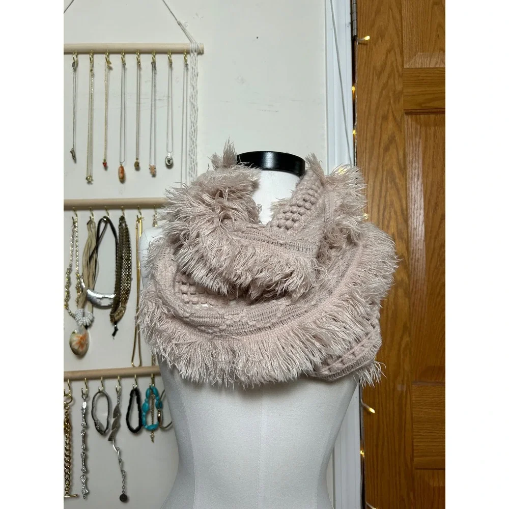 Cream Crochet Infinity Scarf Eyelash Fringe Shaggy Knit Loop Boho‎ Cozy Layering
